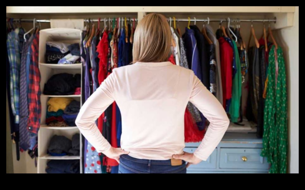 DIY apģērbu jauninājumi: pārvērtiet pamatinformāciju par modes skavām